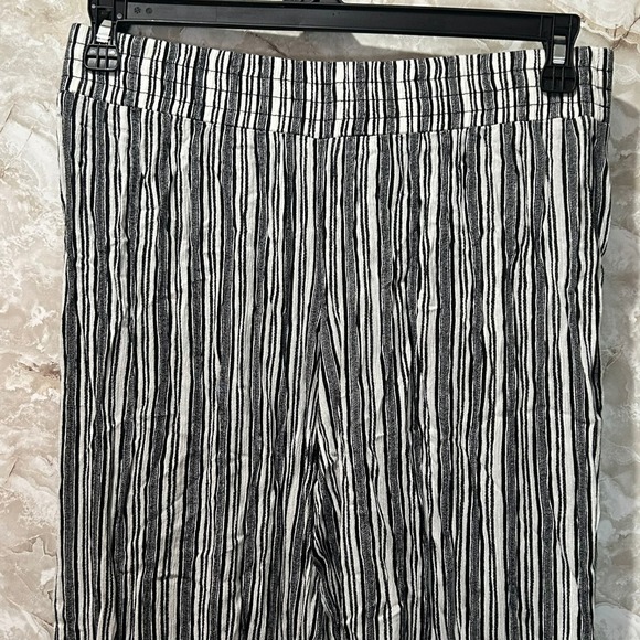 Apt. 9 Striped Wide Leg Crop‎ Pants Smocked Waist Casual Comfy Size M - Picture 1 of 9